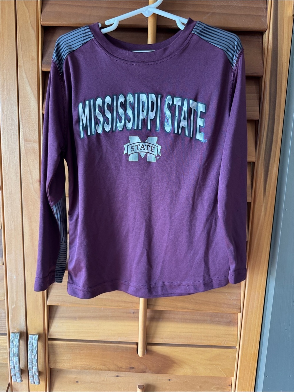 Mississippi State Youth Long-Sleeve Tee size Medium (5-6)